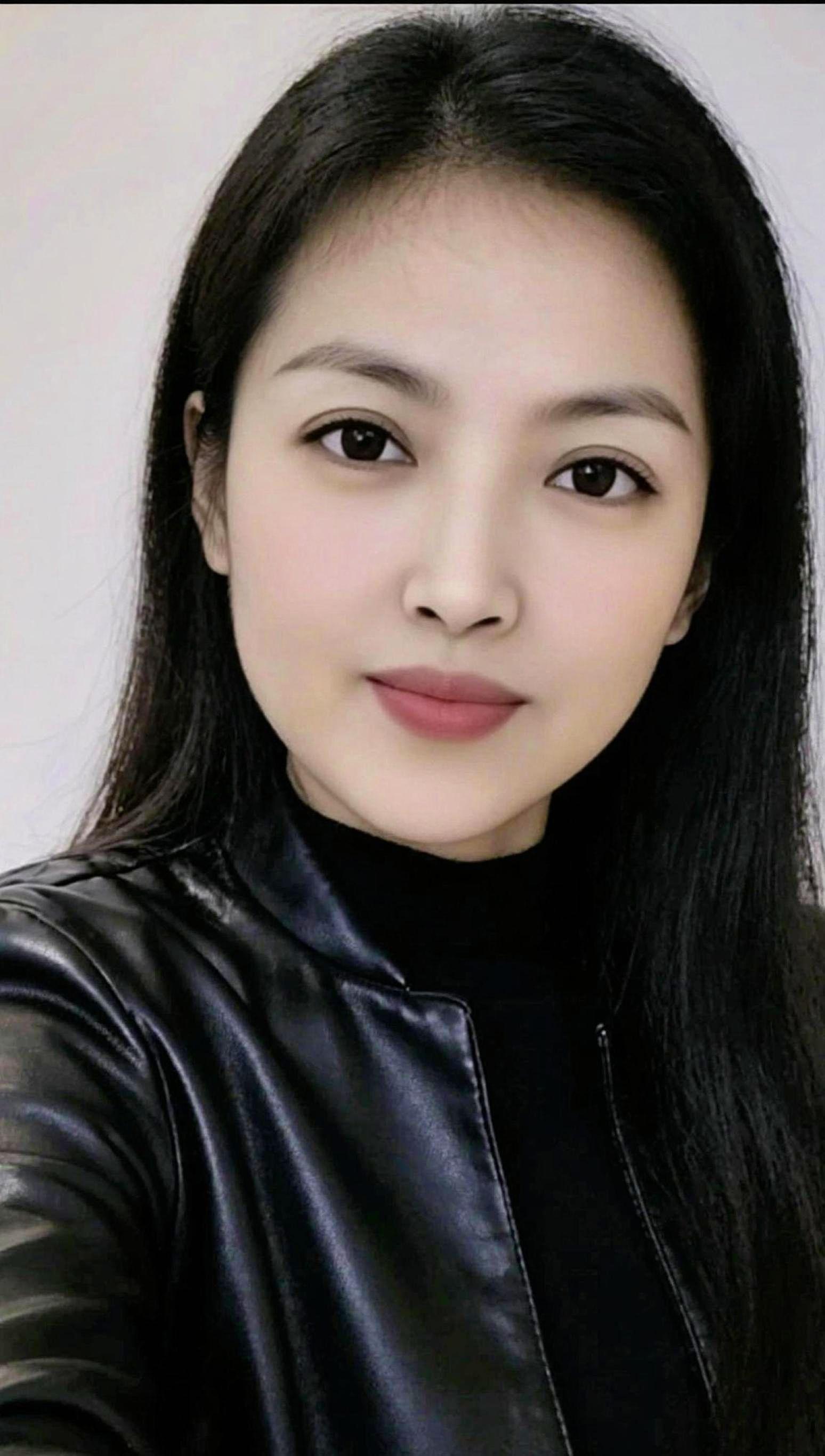 年过五十不青春，独来独往一个人，前半生都为家人活了，做为别人的儿媳，我...