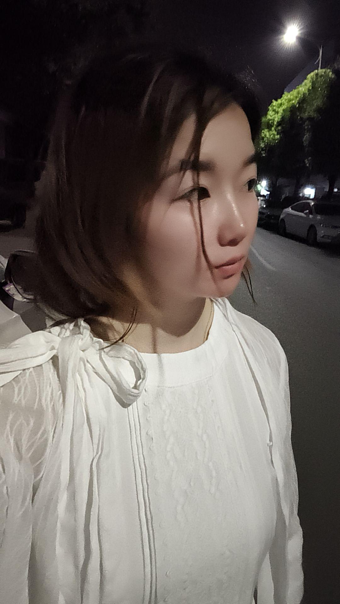 无所谓了，我睡醒要上班，下班要睡觉，没有心思去关心谁了，现在的我只想赚...