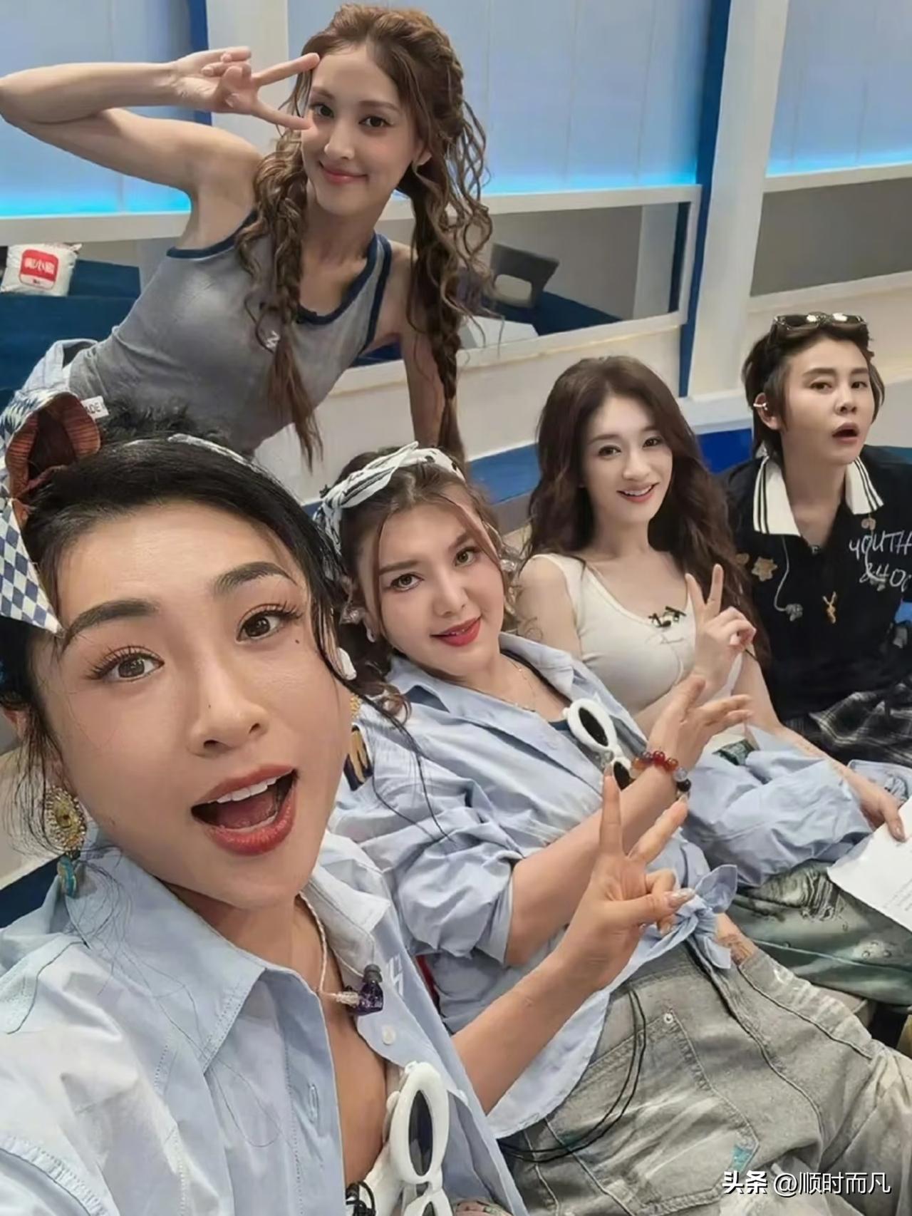 实在想不明白，50岁的李小冉为啥一年后又官宣离婚？这么美丽的女人情路为何如此坎坷
