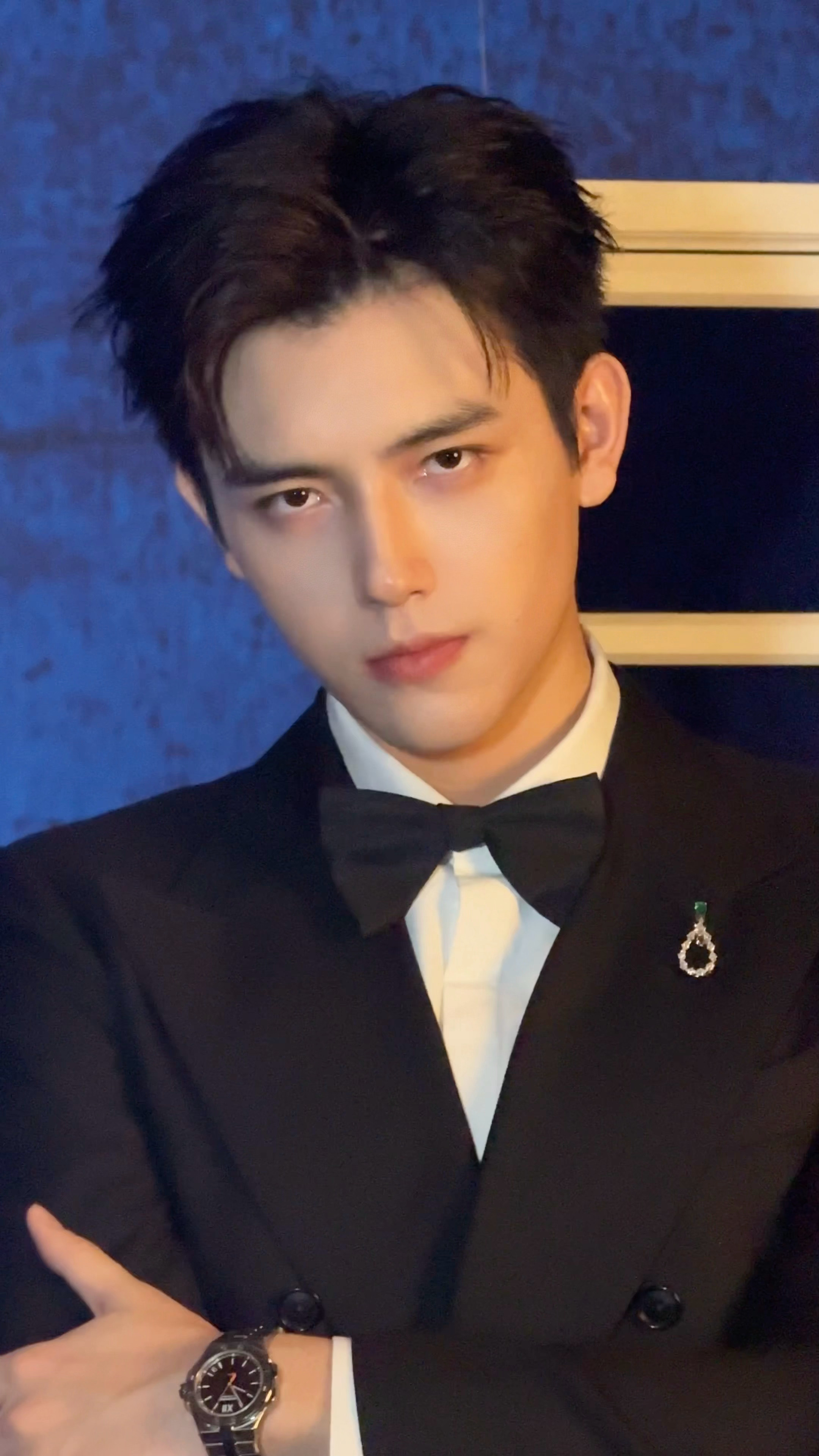 陈飞宇今晚金鸡百花奖开幕式出发图live 