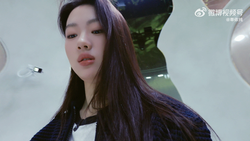 单依纯演唱会解读单依纯演唱会在说什么 二巡的编曲真的绝，不是为了炸场子而存在，而