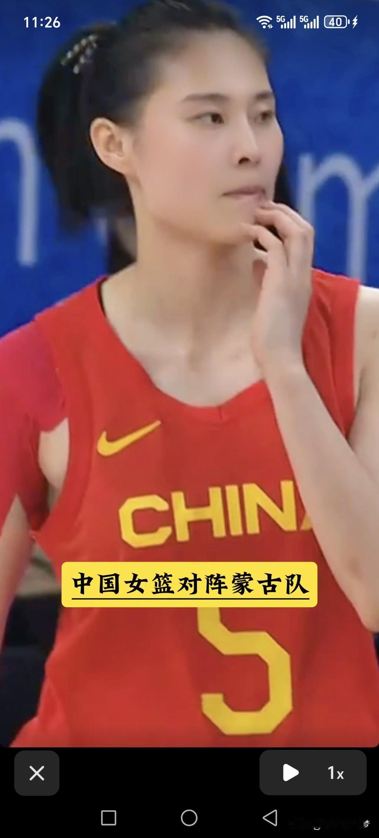 即将开始今天中午12点打响！亚运会，中国女篮对阵蒙古队！中国队底线发球，王思雨在