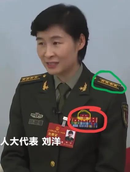 没看明白！同为大校军衔的两位女航天员刘洋、王亚平，年龄相仿，一个46岁、一个44