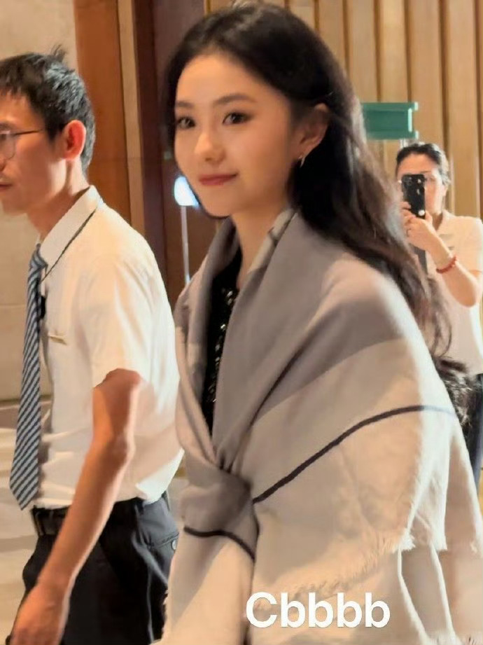 刘浩存 ​​​