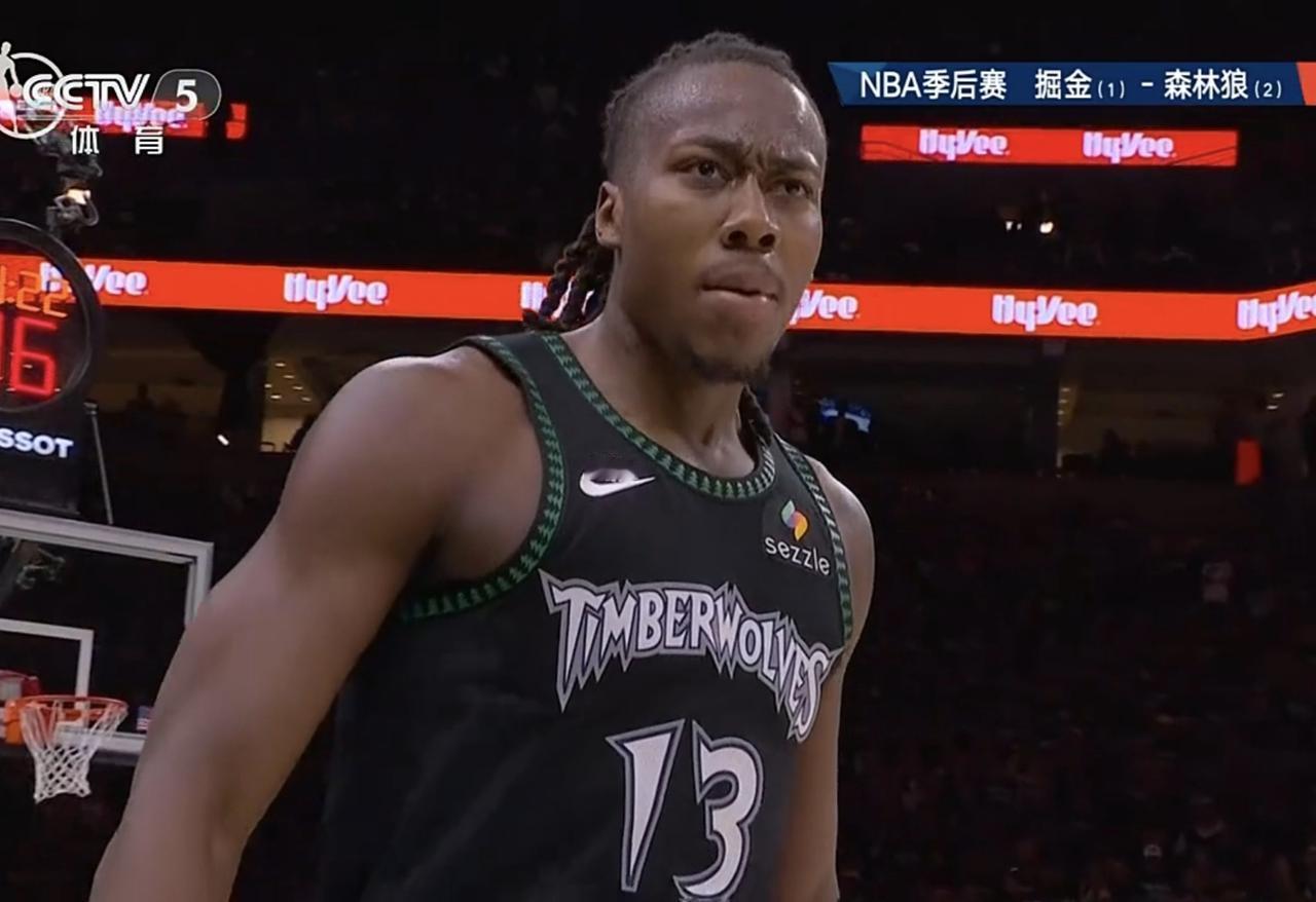 今天的NBA森林狼对丹佛的大战，森林狼拿到赛点，但最后差点打一架。这一轮系列赛，