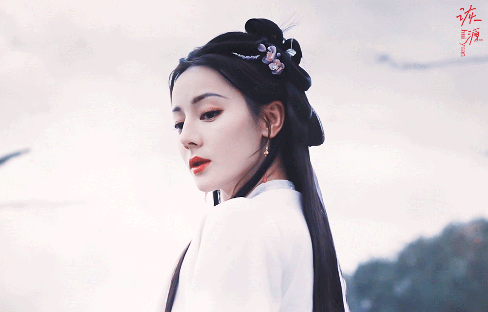 迪丽热巴 《白日提灯》贺思慕 / 动图▷EP38-05 垂发+紫衣+毛毛头饰-宛