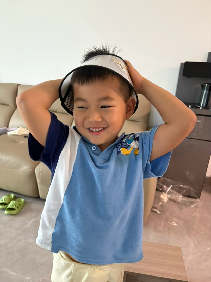 小钱得皮肤病了，a买个脖圈给他！弟弟妹妹先试戴