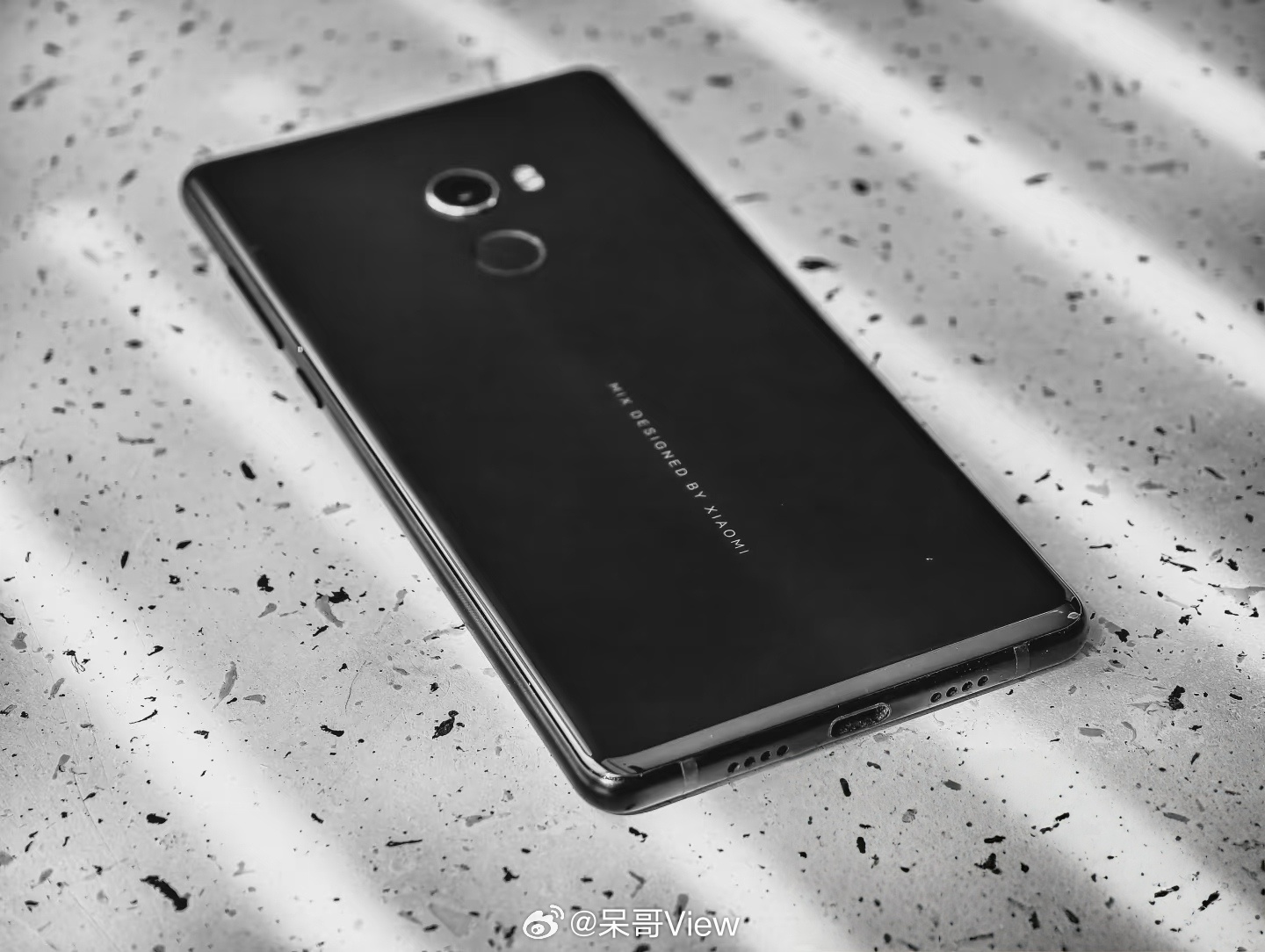 小米MIX系列以后估计就是折叠屏型号了，自MIX 4后，全面屏旗舰市场已经交给数