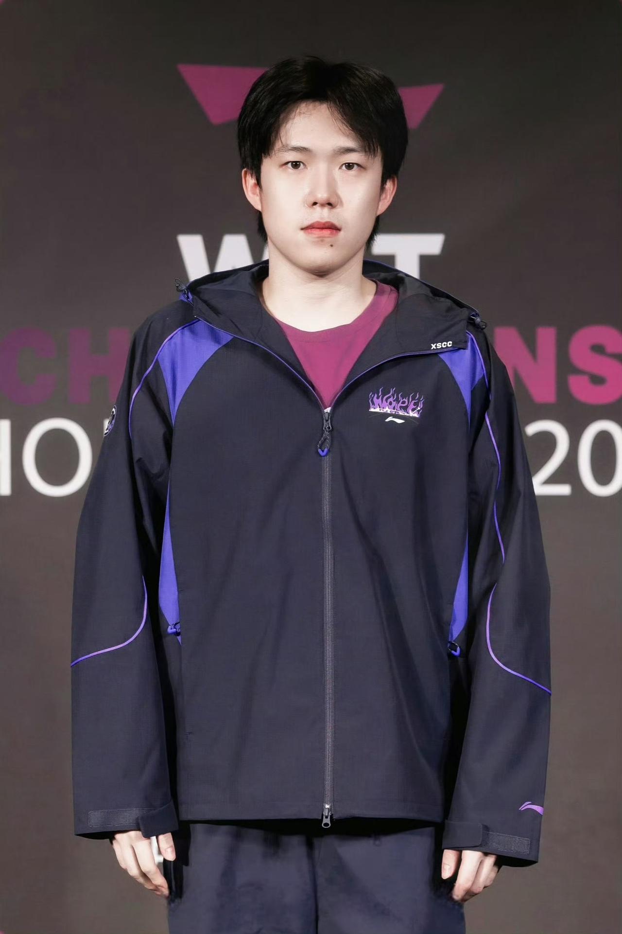 少年骨骼燃梦火，任凭风雨滂沱，终不肯弃