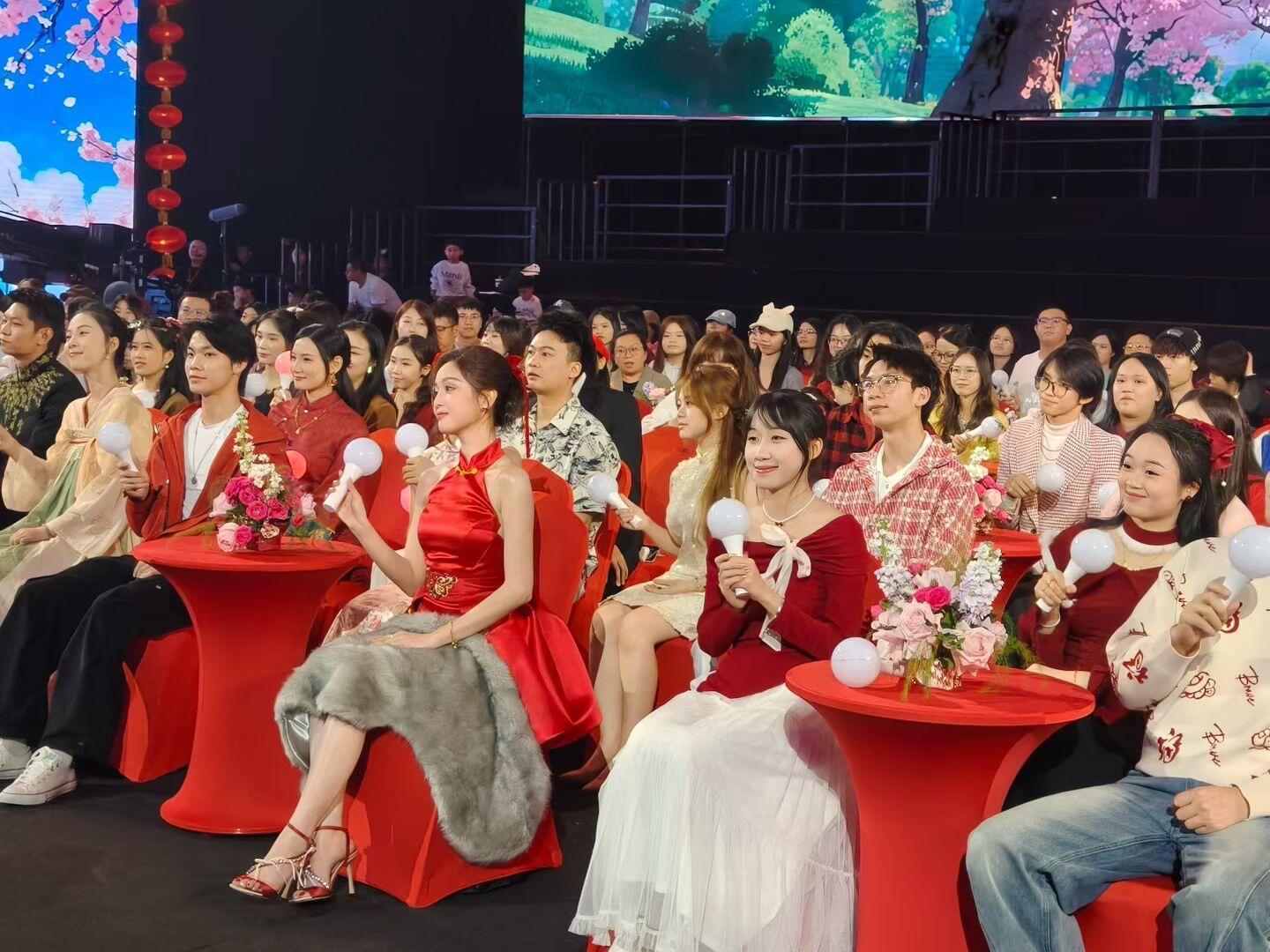 2026海南春晚官宣吴宣仪-吴宣仪 刷到一张海南春晚录制的吴选live图和一张静