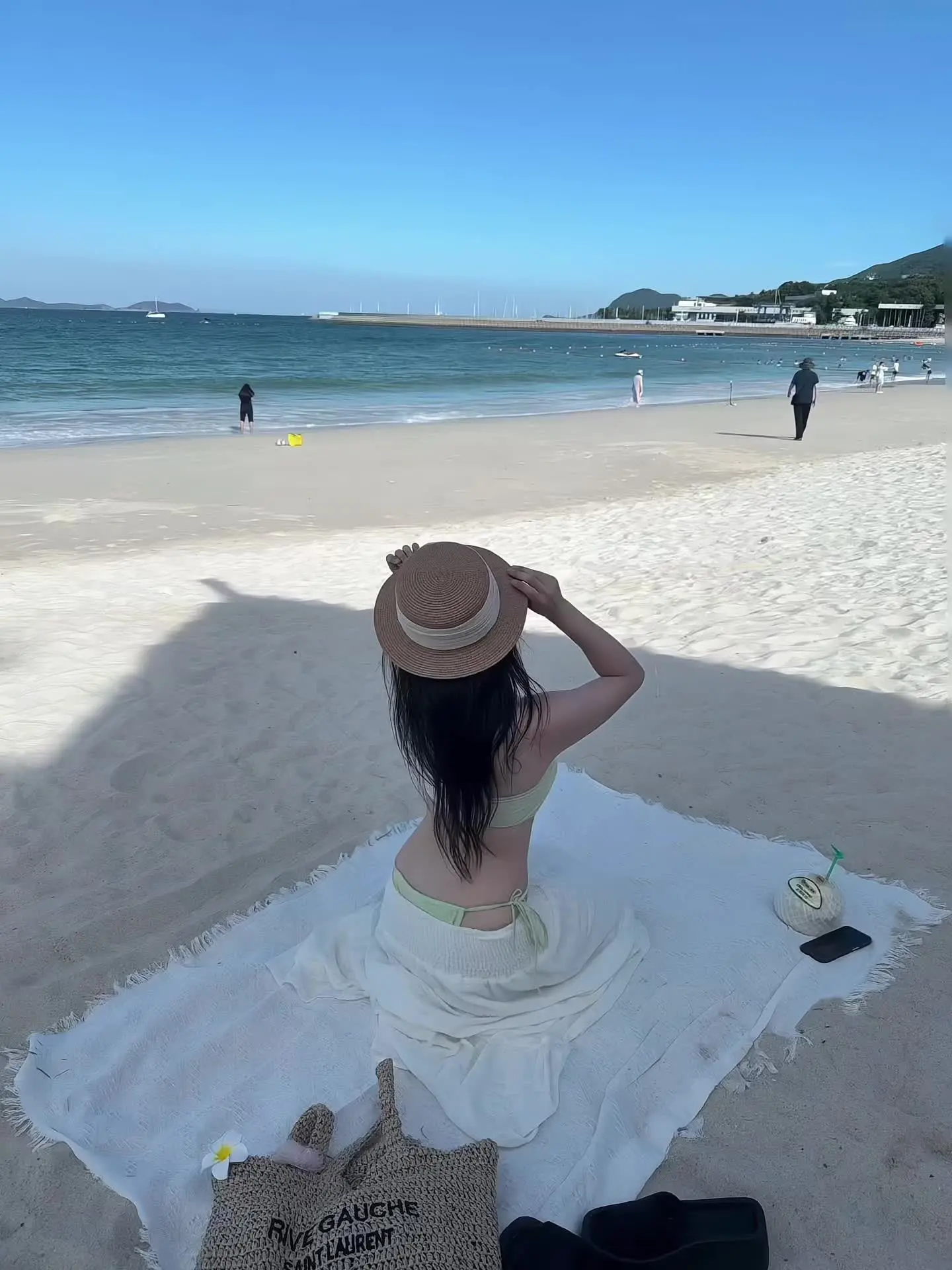 感觉至上 海边穿搭无不良引导