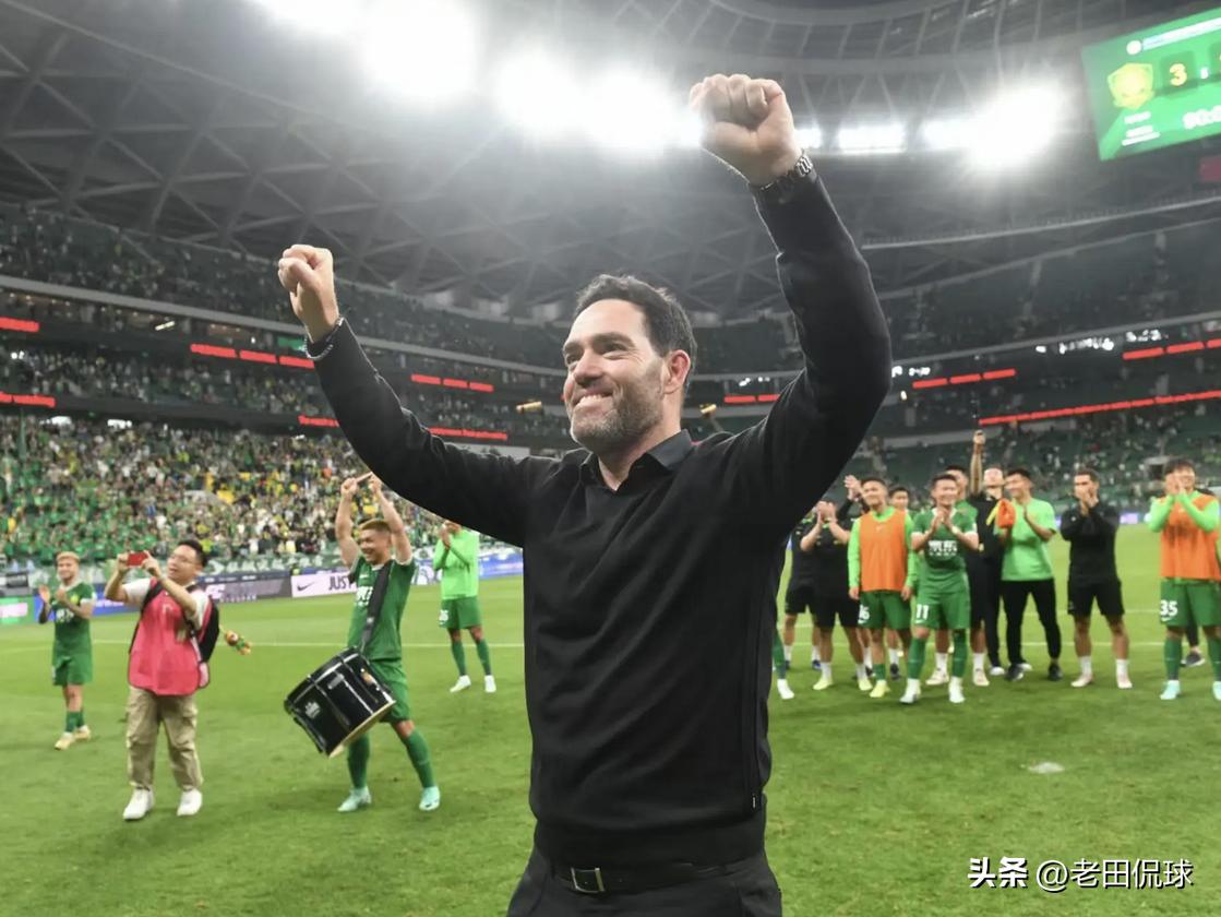 苏亚雷斯一直心系北京国安…国安新闻官陈子易在社交媒体晒出微信聊天记录，显示前主帅