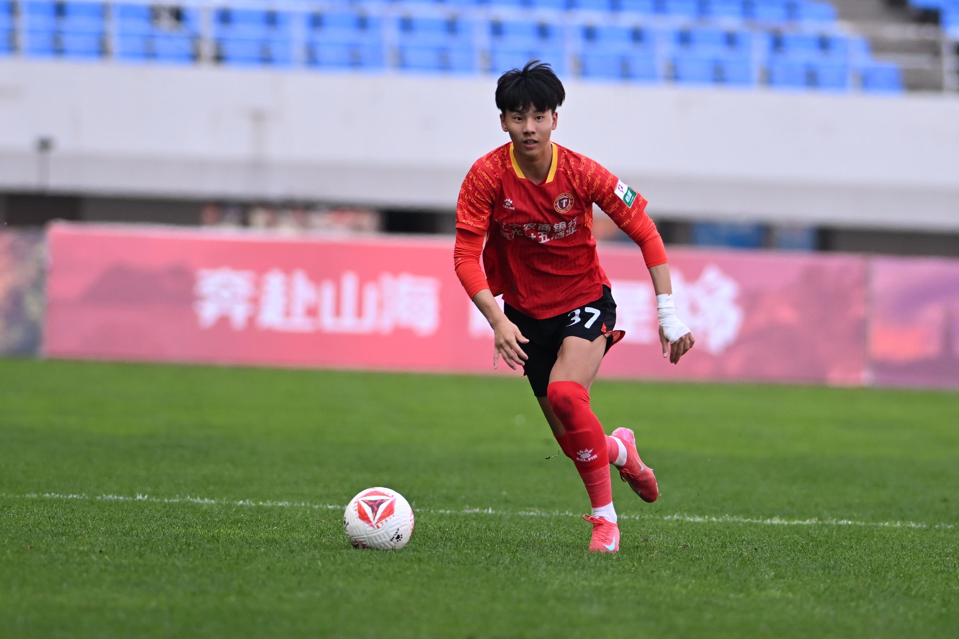 德转：18岁铁人前锋张家鸣租借加盟塞甲沃日多瓦茨