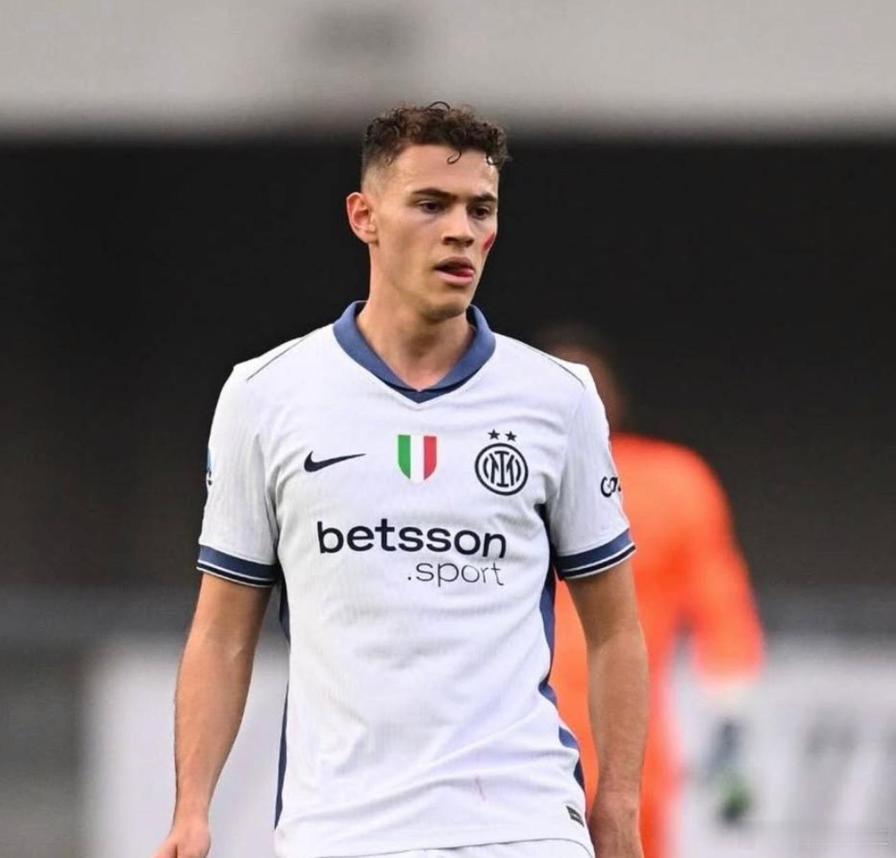 1月29日讯 据著名转会专家罗马诺报道，土超豪门贝克西塔斯正与国际米兰就阿斯兰尼