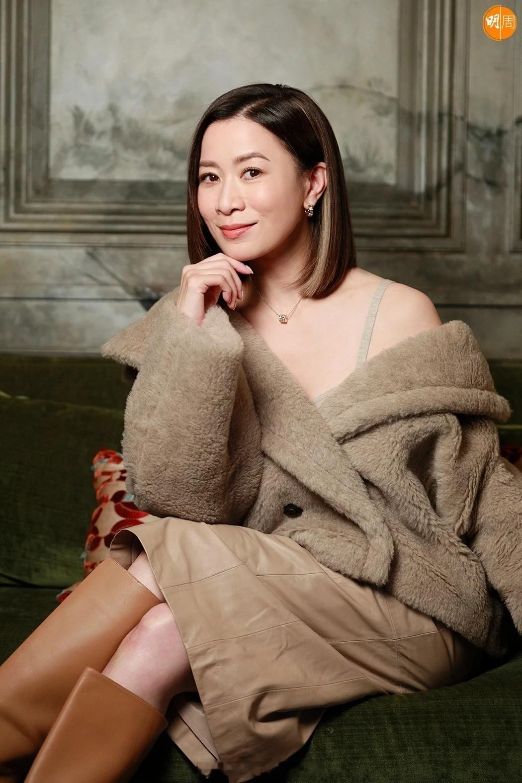 明报周刊：离巢前花两年风险评估 佘诗曼靠一出剧真正打开市场│封面故事《新闻女王》