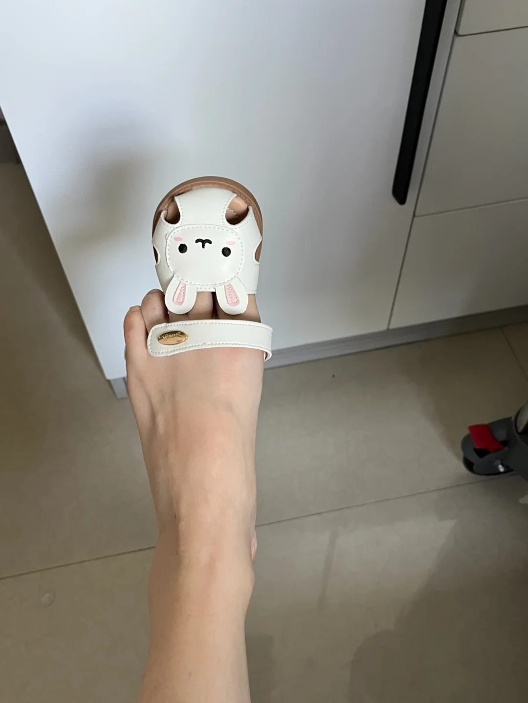 完了……鞋子穿不上了怎么办？