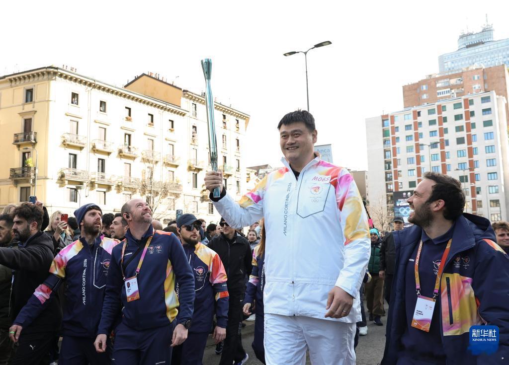 姚明传递冬奥会火炬 姚明已抵达米兰当地时间2月6日，2026年米兰-科尔蒂纳冬奥