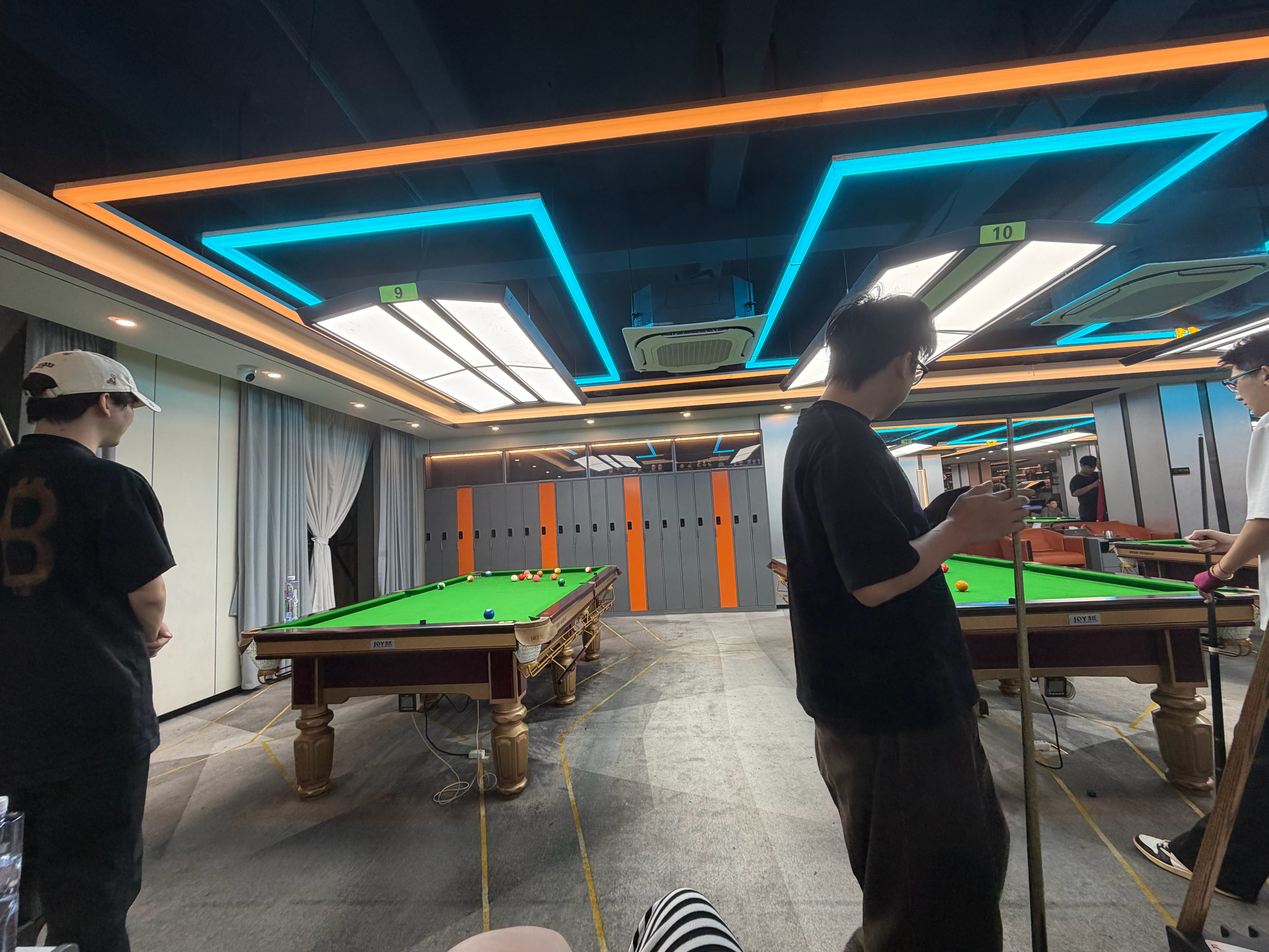 谢谢大家陪我过生日。 