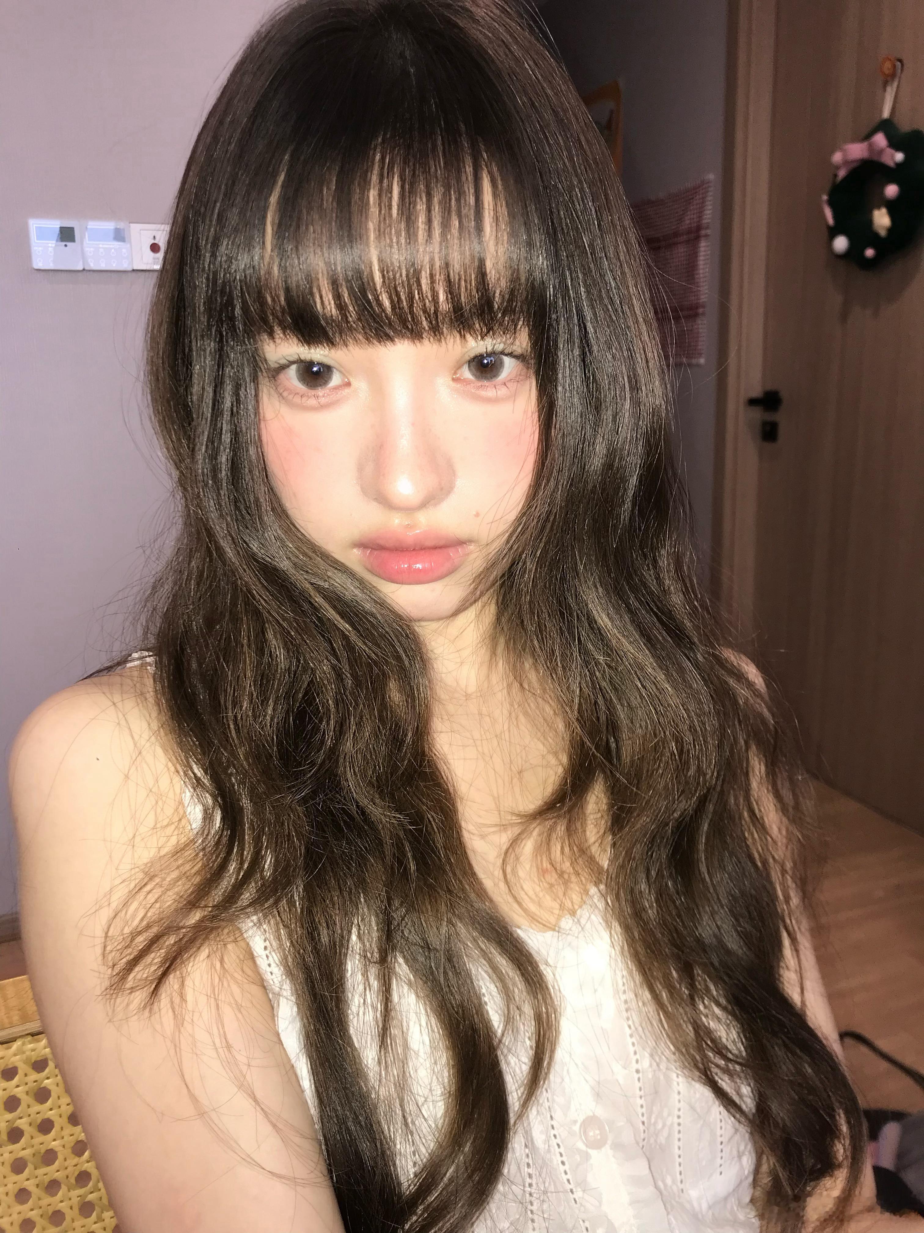 上次拍3ce找丁丁老师画的妆 很漂亮呀[兔子][兔子] ​​​