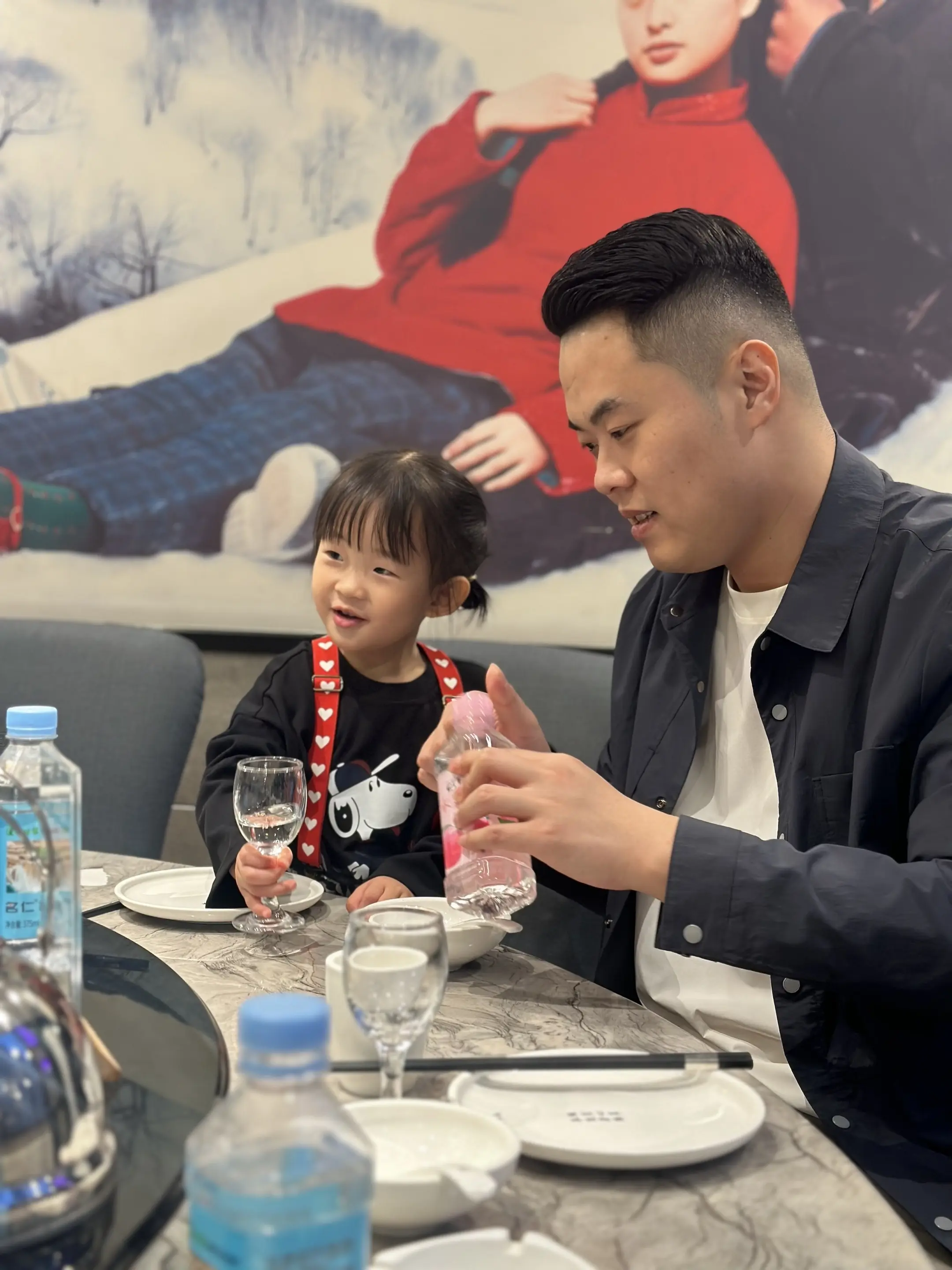 你有五千万还敢待在小县城，那是找不自在。钱多在小地方，就是活靶子，人人...