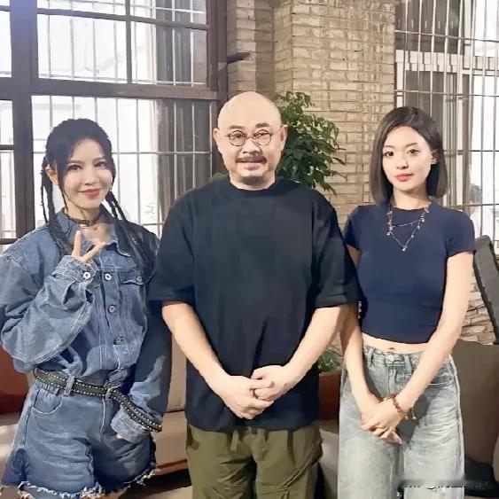 刀郎是今年音乐制作人中的流量王
刀郎广州巡回演唱会上半场已结束，从7:00到9: