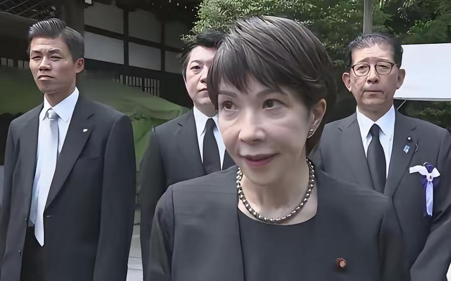 高市早苗在历史问题、涉台问题上的错误行径，是对历史正义的公然践踏，是对地区和平稳