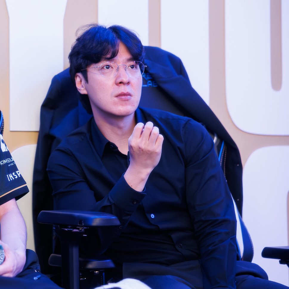 kkOma：我对选手们充满信心；状态仍在恢复中但今天有进步