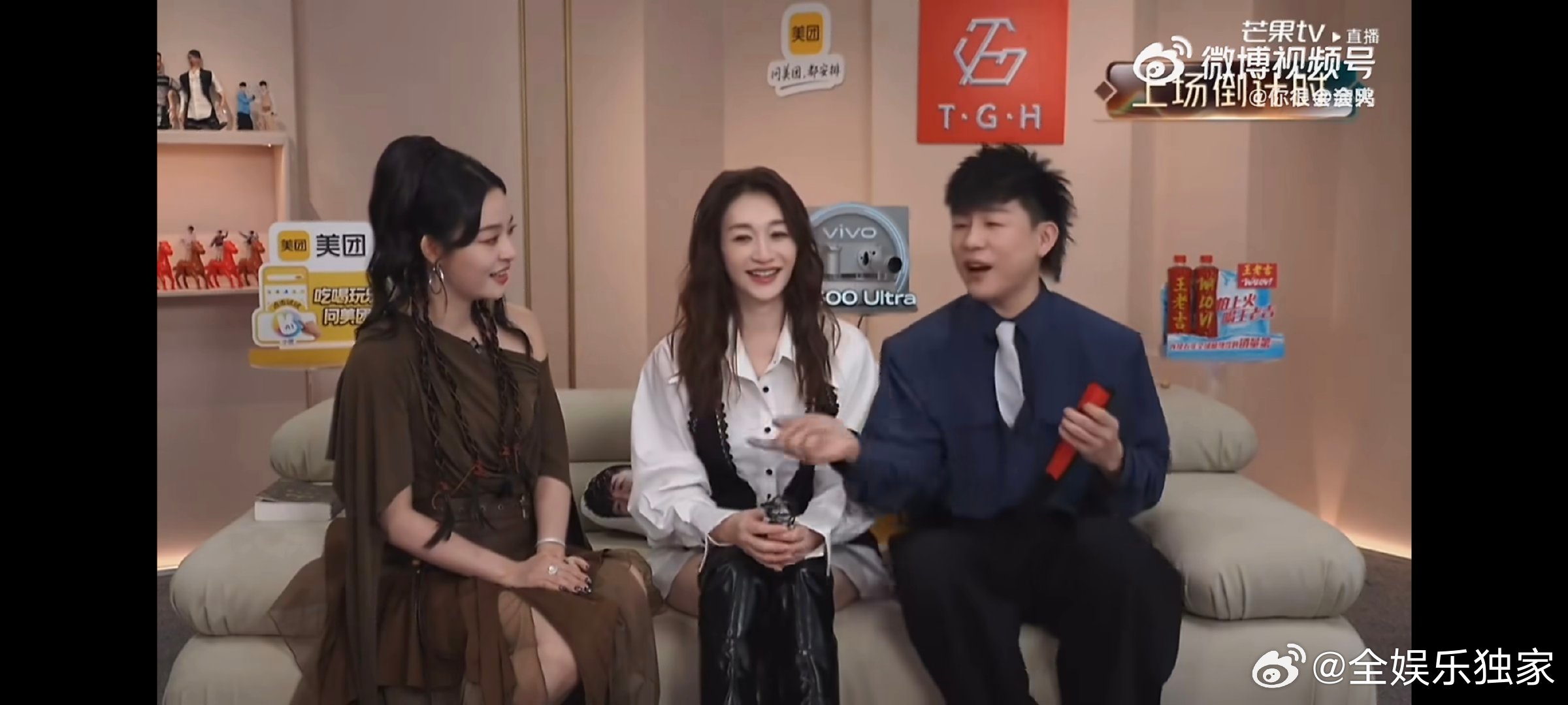 李小冉去歌手了李小冉问胡彦斌你看见我不会跑调吗很多网友蹲守后台路透画面，就等着看