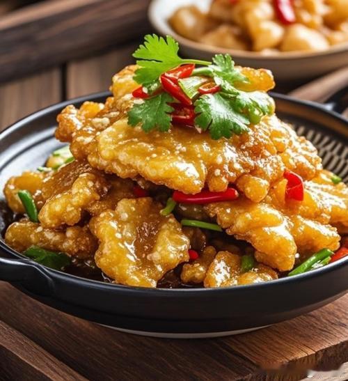 地理冷知识中国美味 锅包肉，酸甜脆的交响乐。东北锅包肉端上桌，那股酸甜味儿就勾得
