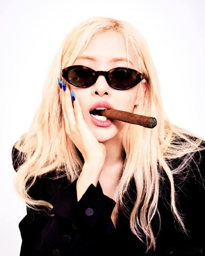 #ROSE登上PAPER杂志封面##朴彩英登上PAPER杂志封面#ROSE 朴彩