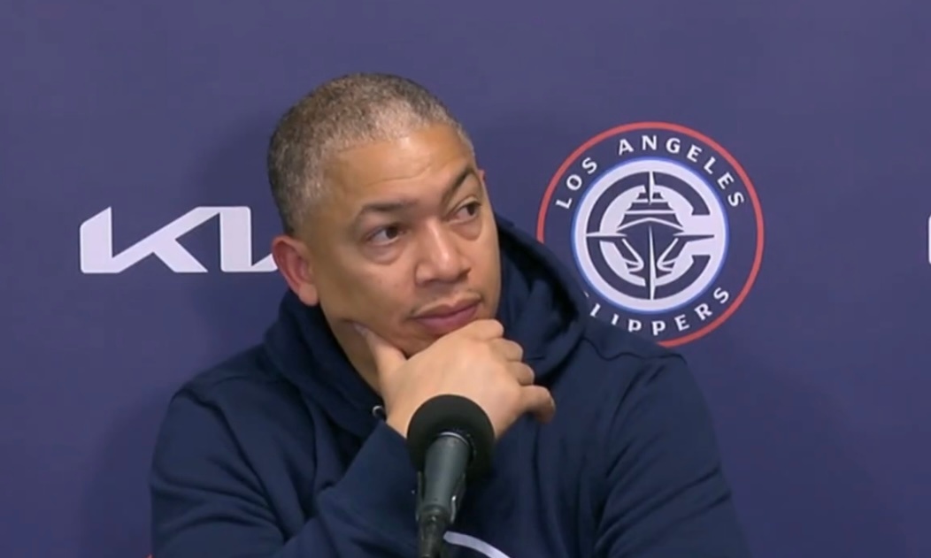 😂泰伦-卢表示：“我们会没事的，要是情况真不对劲，我会直说的。” 