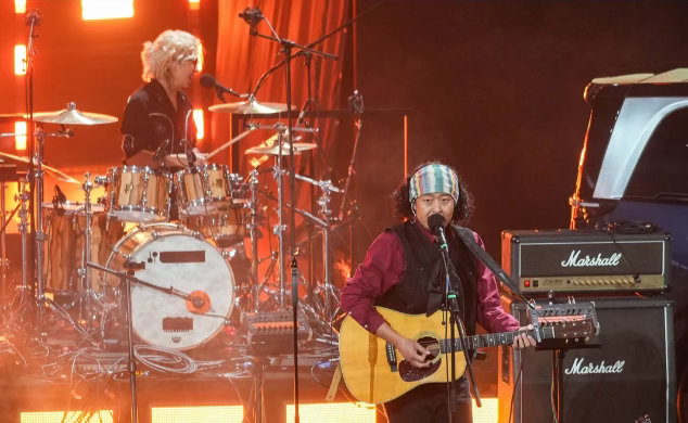 别人赏花拍照，我赏花听歌。最近每天都美滋滋的，就是有点等不及了想让时间一键快进到