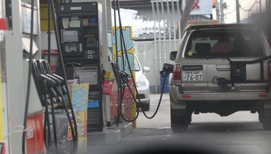 日本遭遇霍尔木兹休克，昨天日本还表示支持美以对伊朗的打击，今天的说法变成了“不评