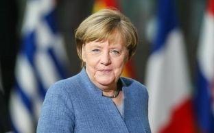 卸任多年、曾几乎从不评价外国领导人的默克尔开口了！她没骂特朗普，没给欧洲站台，却