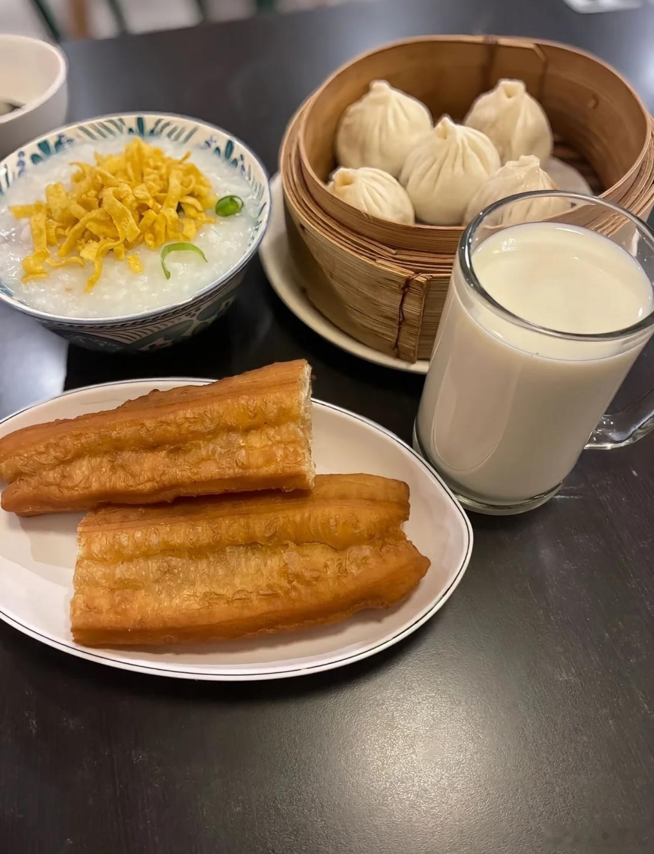 早上好兄弟们，先踏踏实实吃个早饭，养足精神再盯磐黄金
