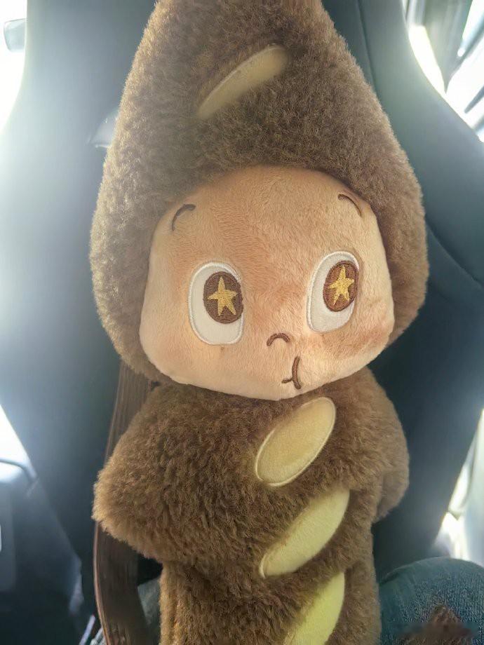 星星人的法棍包太可爱了吧 手感非常好 非常的柔软 一直摸着 背在前面摸个不停爱死
