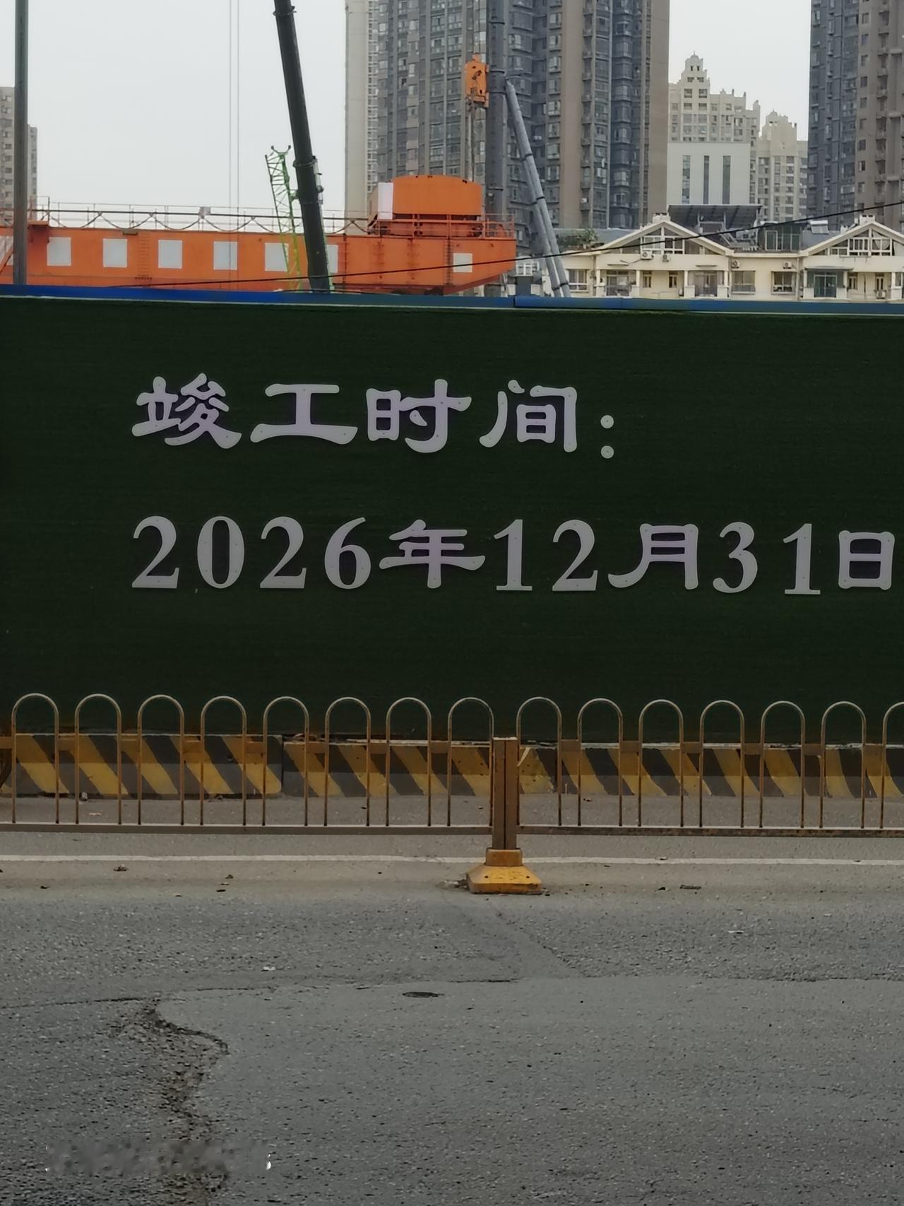 每个新地铁开通我都要去体验一下，比如七号延长线，19号线，空轨等线路，唯独不去体