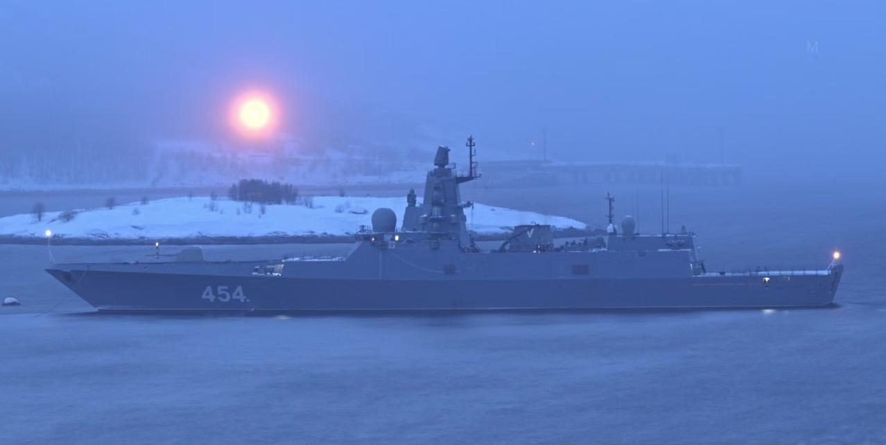 俄罗斯海军水面舰队的今天与过去。随着红色帝国CCCP轰然解体，继承了大部分军事力