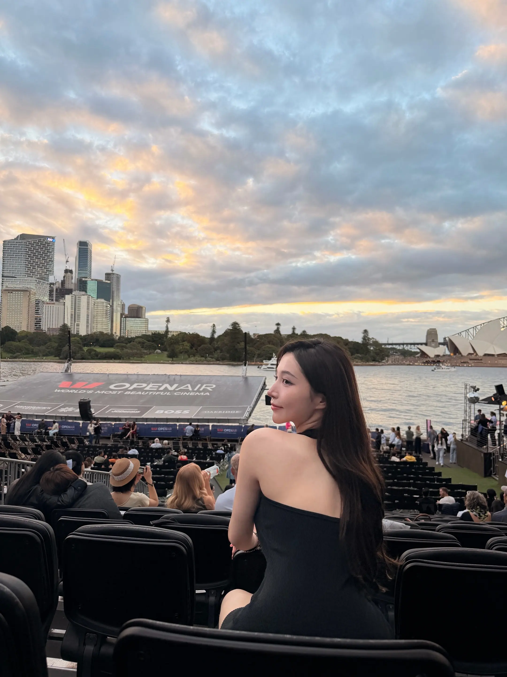 露天电影➕烟花=一个完美的V Day