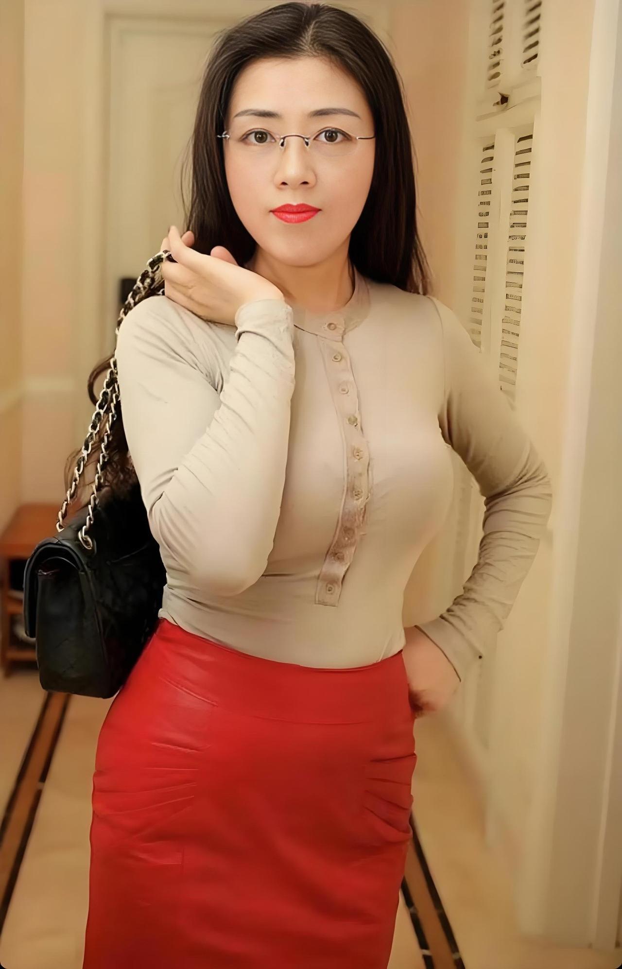 岁月不败真美人，容颜经得起时间的考验，随着岁月变得愈加的韵味十足！