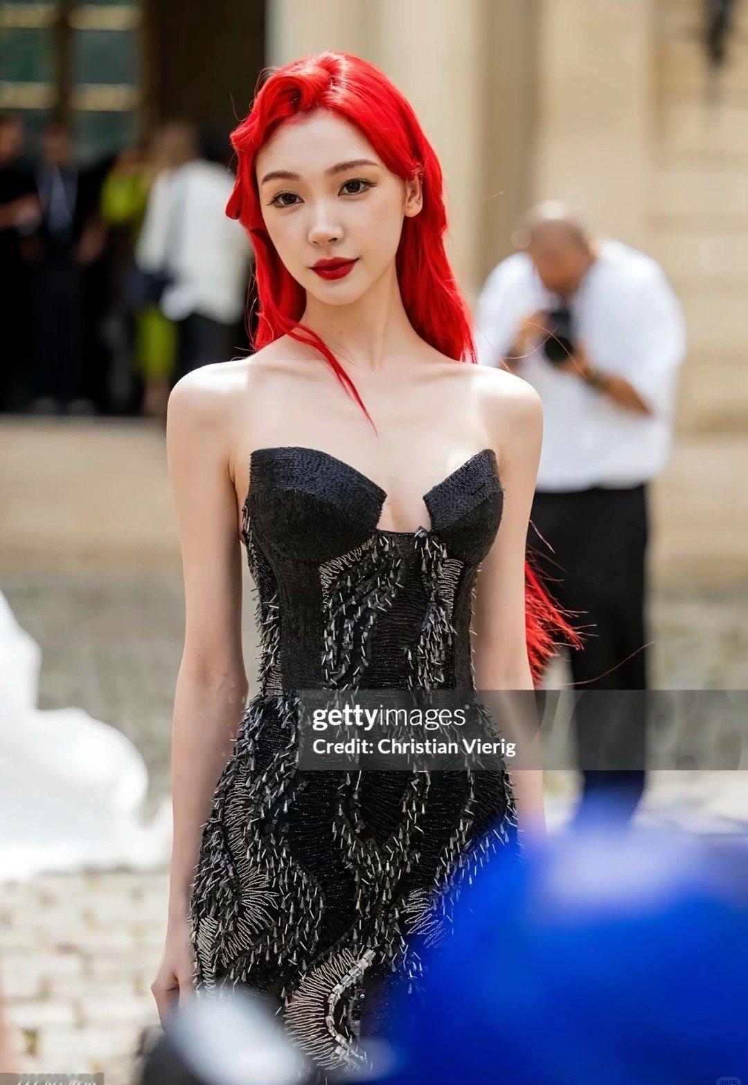 有人说易梦玲普，这G 社生图比绝大部分明星都强吧，恋情只是她事业的绊脚石 