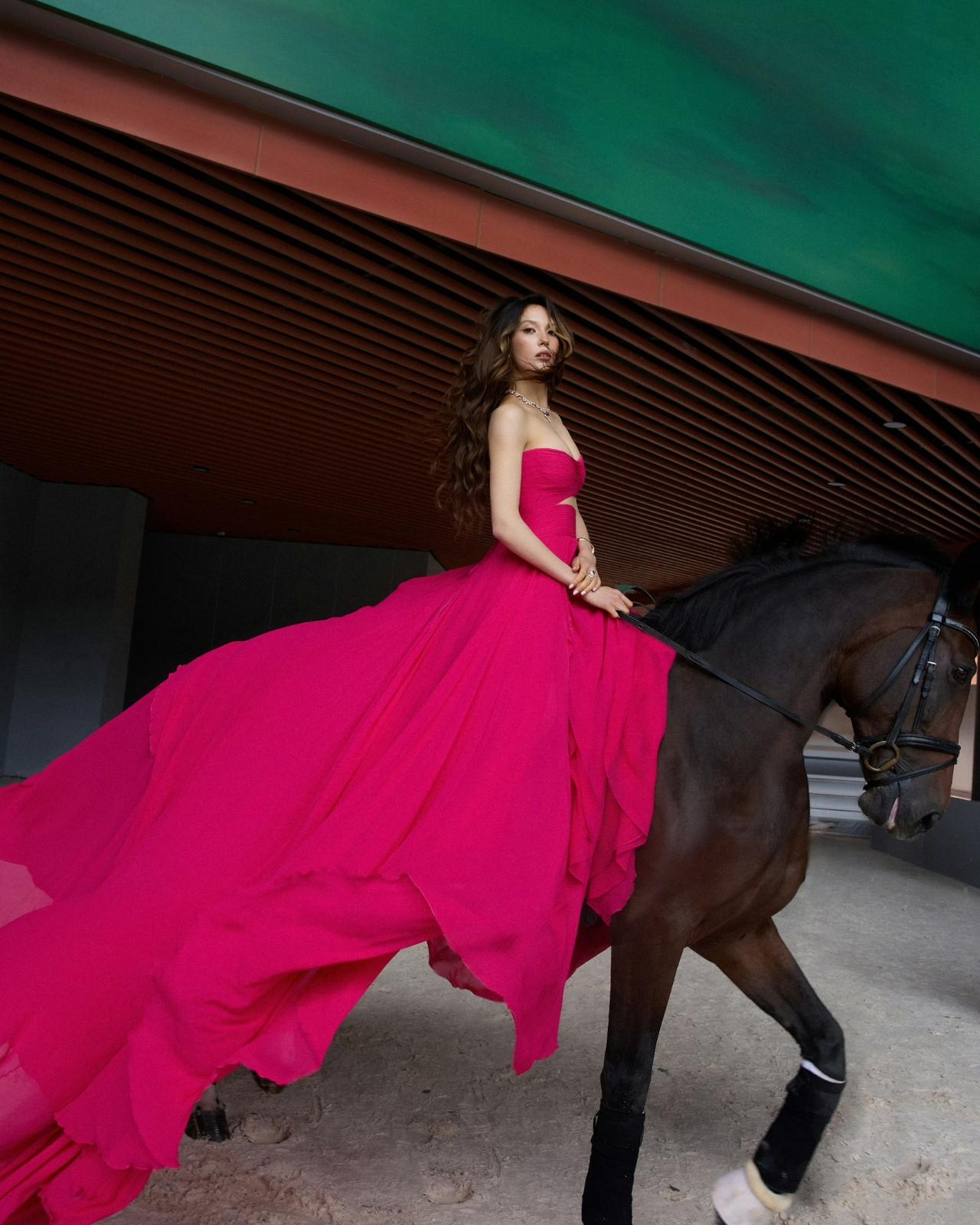 谷爱凌绝美亮相！新一届冬奥会倒计时，谷爱凌堪称“三栖明星”

生于2003年的谷