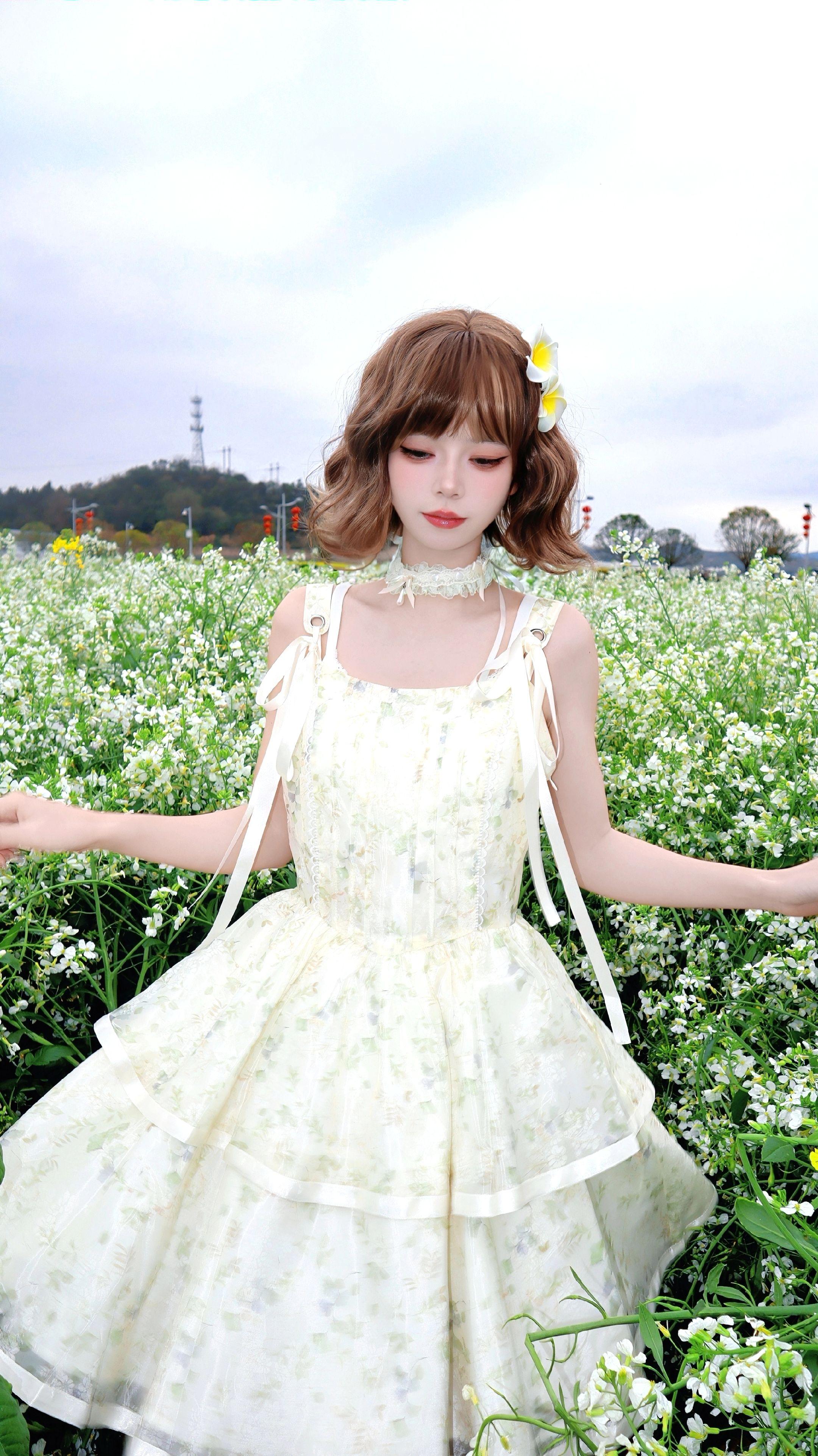 春日穿搭KPI达成：和花海融为一体。