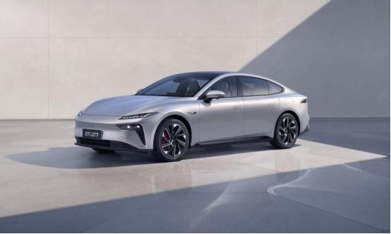 2024款纯电530如奕版，销售在未了解老人经济收入情况下，以贷款利息低和电车划