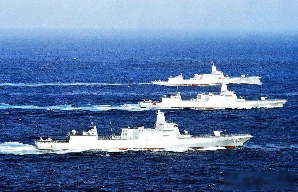 万吨巨舰亮剑西太，美日施压难挡钢铁洪流
最近海面上不太平，美国、日本和菲律宾凑在