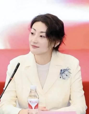 宗馥莉不是独女了？在大漂亮的眯缝眼才是，这难道不是在玩文字游戏。
宗庆后在202