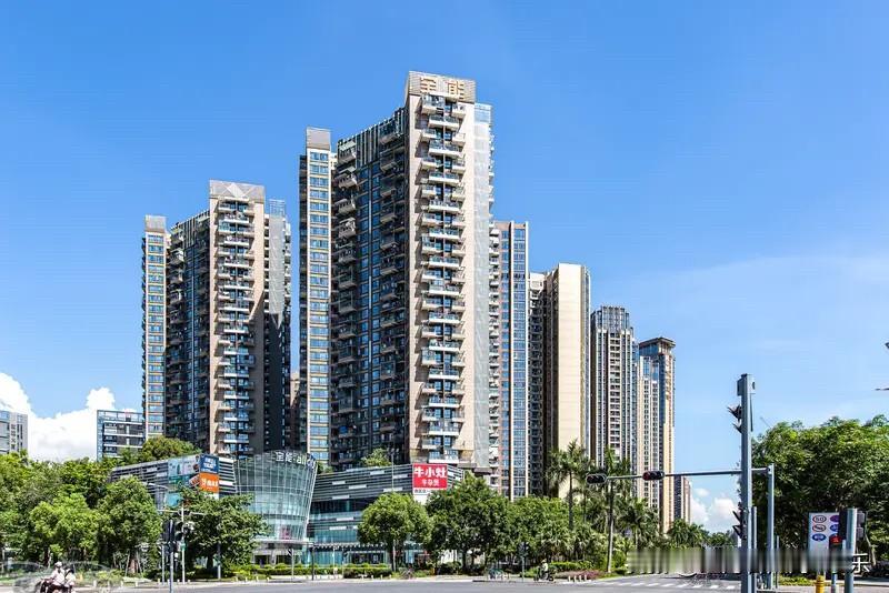 4月第一周，深圳总价800万以上二手房源成交占比大幅提升。其中，800-1000