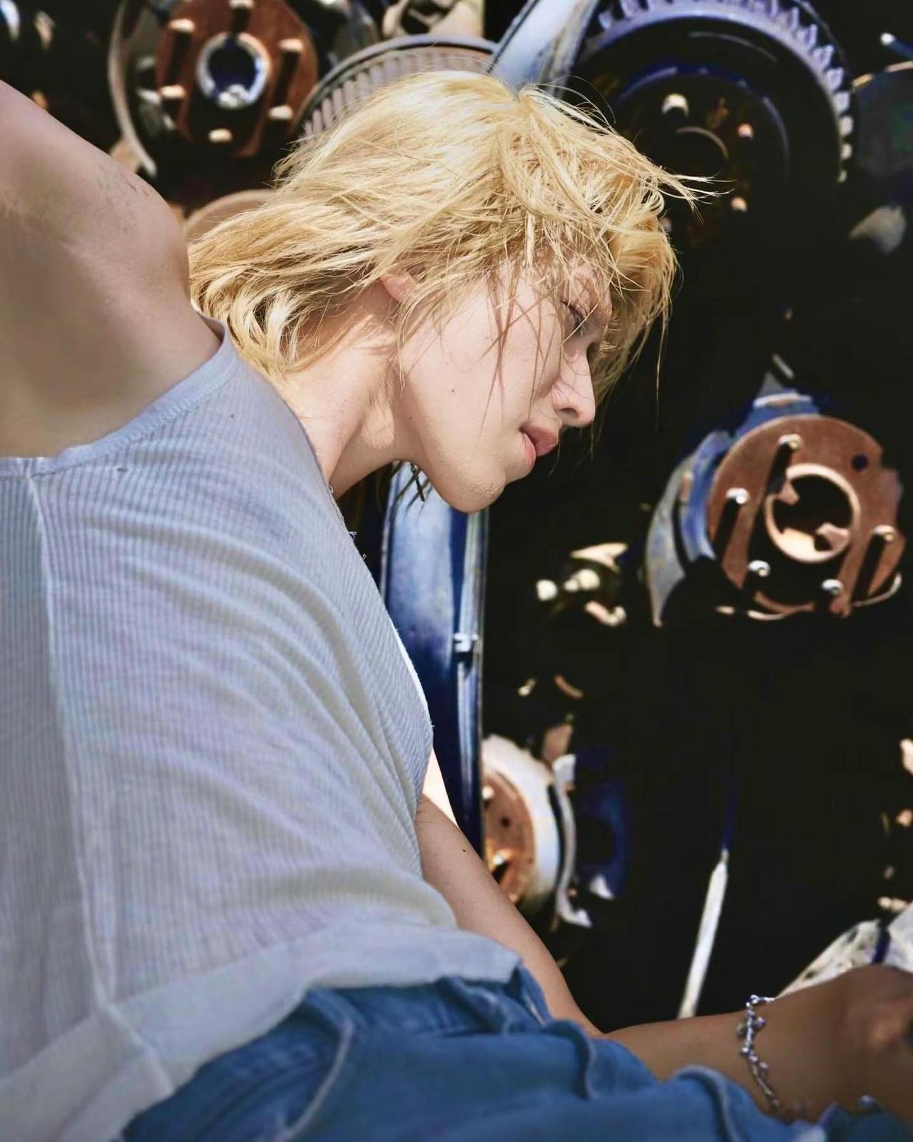 怎么会有人长得这么爽。@ 蔡徐坤 骨相 金发