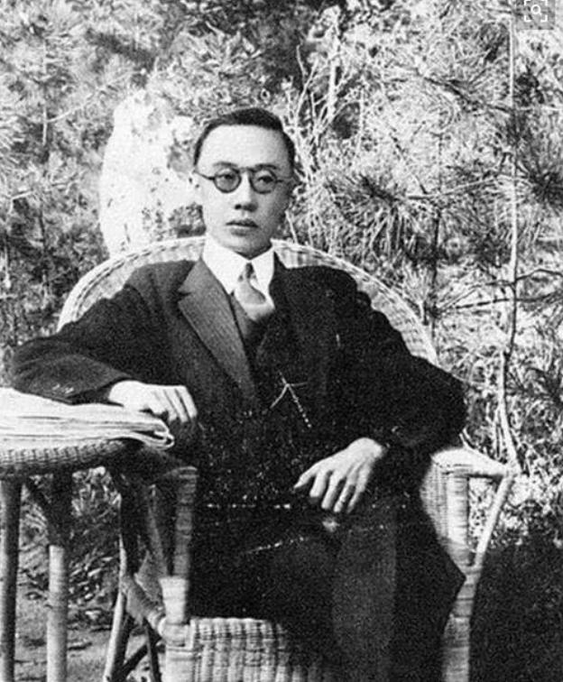 1956 年，李玉琴到看守所探望溥仪，管理员考虑到两人 14 年没同房，破例让她