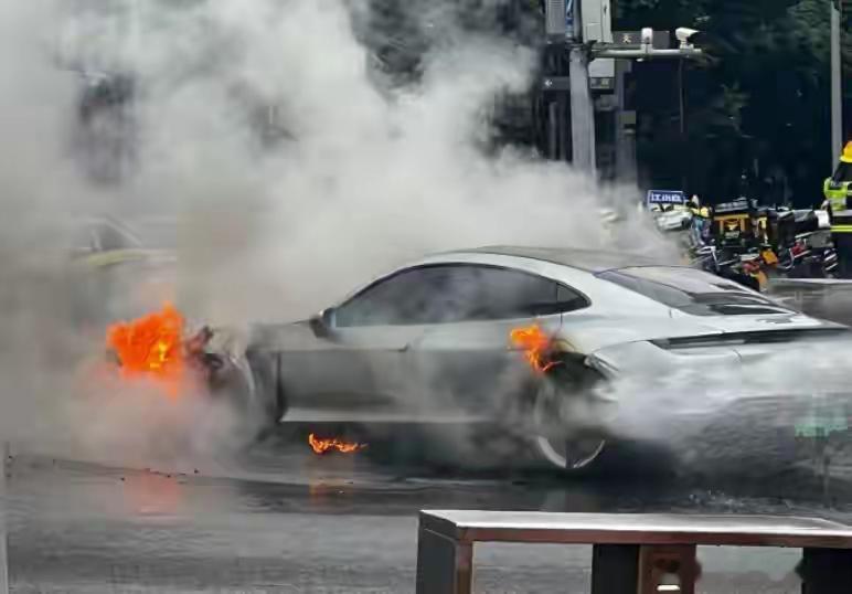 强调安全是新能源车的底线，把电池安全放在至关重要的位置，这体现了对消费者负责的态